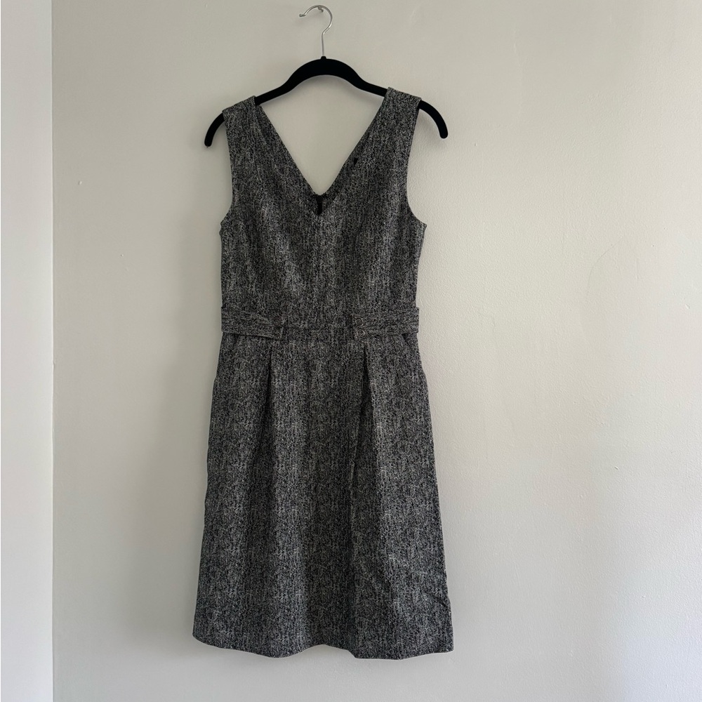 RW&CO. Sleeveless Gray V-Neck Textured A-Line Midi Dress